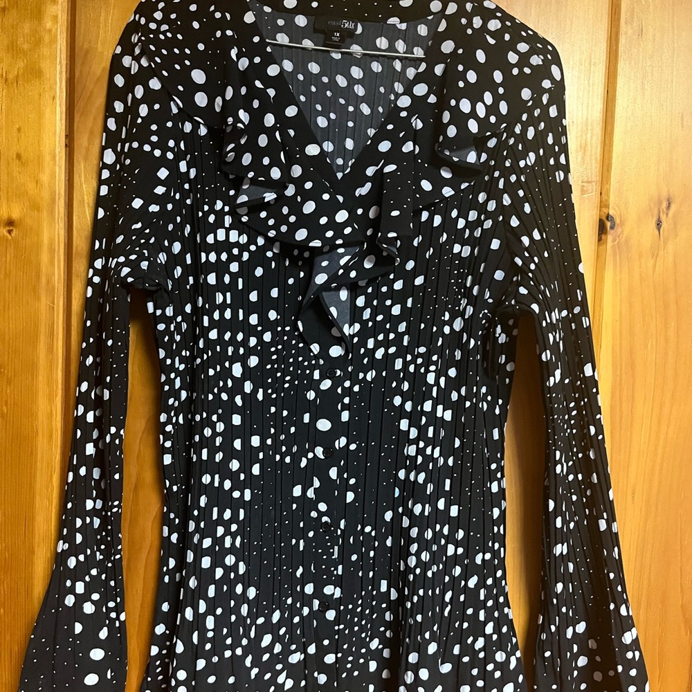 Black White pleated Polka dot Blouse size 1x plus sz women long sleeve East 5th